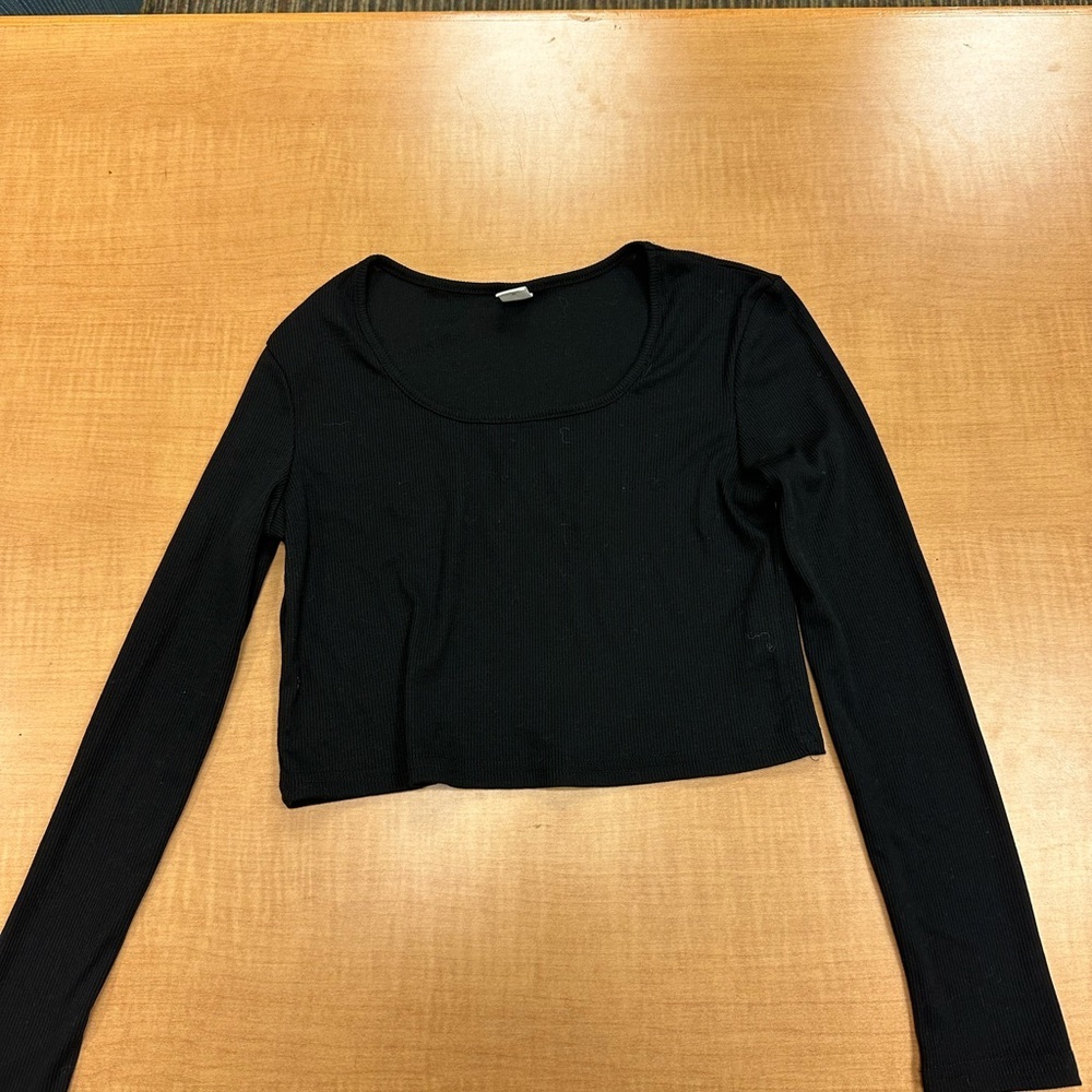 Black Long Sleeve Crop Top